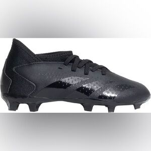 NWOT Boys Adidas Predator Soccer Cleats 5 1/2
